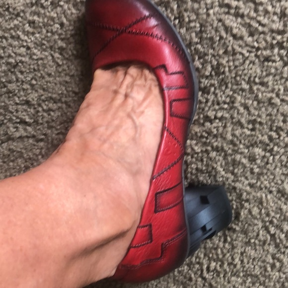 Women dressed shoes